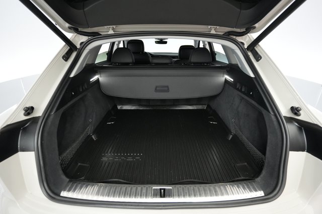 2019 Audi e-tron — photo 6 of 28