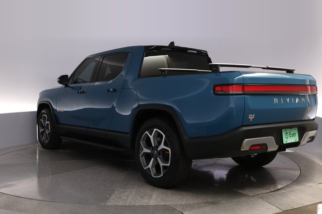 2022 Rivian R1T — photo 13 of 25