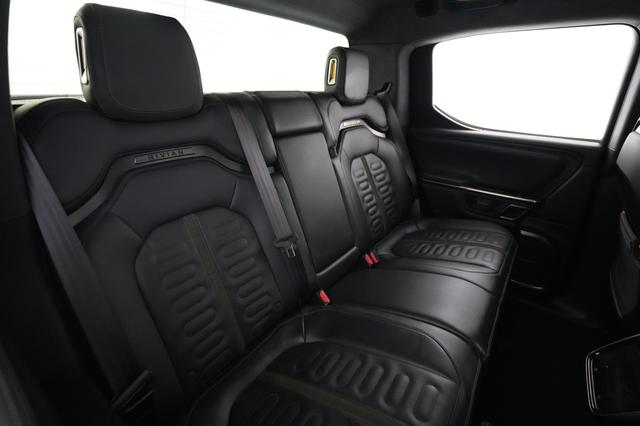 2022 Rivian R1T — photo 4 of 25