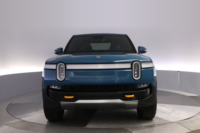 2022 Rivian R1T — photo 9 of 25