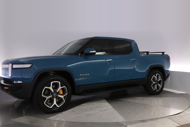 2022 Rivian R1T — photo 14 of 25