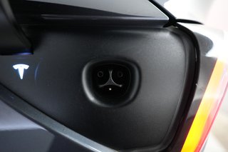 2023 Tesla Model Y — photo 8 of 24