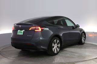 2023 Tesla Model Y — photo 2 of 24