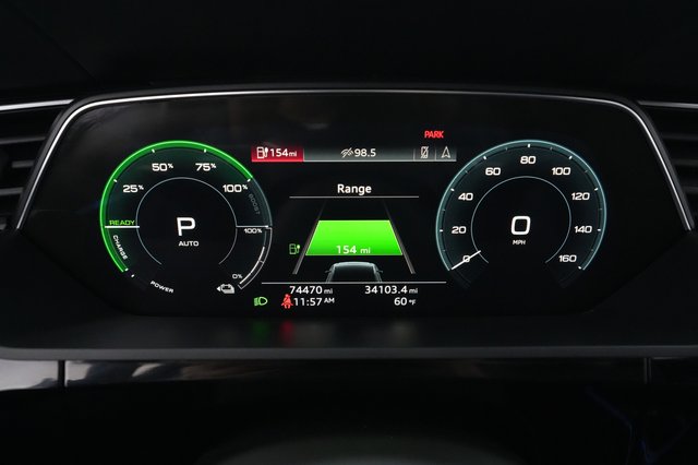 2019 Audi e-tron — photo 4 of 31