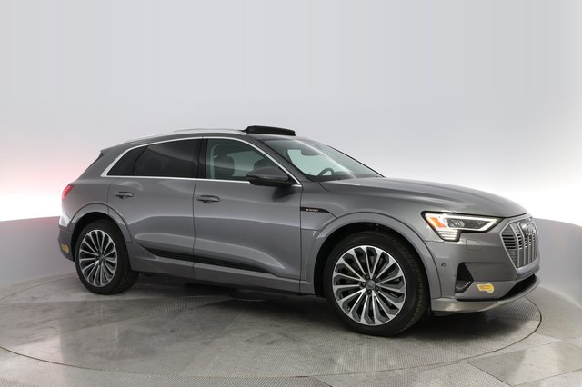 2019 Audi e-tron — photo 8 of 31
