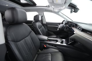 2019 Audi e-tron — photo 19 of 31