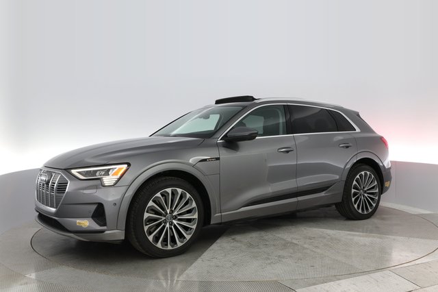 2019 Audi e-tron — photo 12 of 31