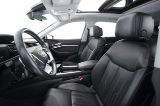2019 Audi e-tron — photo 17 of 31