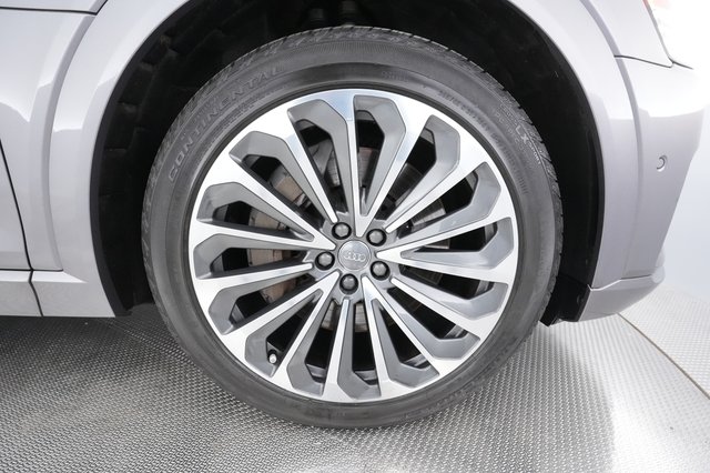2019 Audi e-tron — photo 15 of 31
