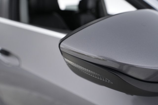 2019 Audi e-tron — photo 27 of 31