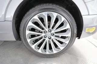2019 Audi e-tron — photo 14 of 31