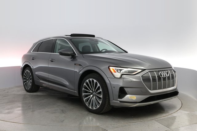2019 Audi e-tron — photo 7 of 31