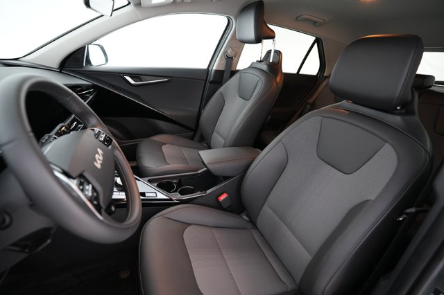 2025 Kia Niro EV — photo 3 of 26