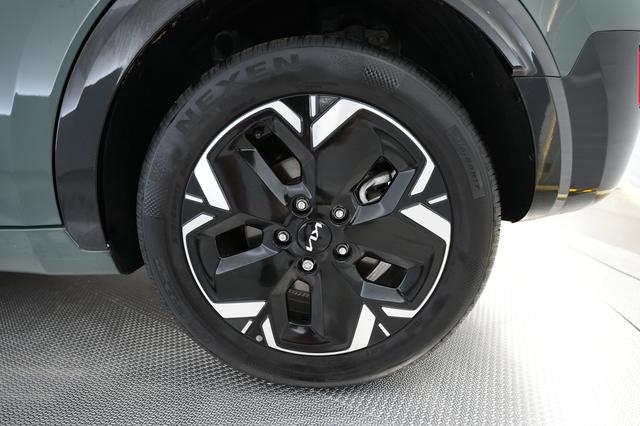 2025 Kia Niro EV — photo 7 of 26