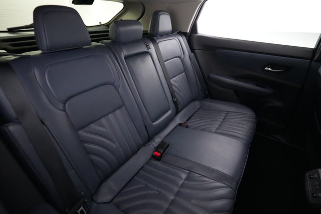 2023 Nissan Ariya — photo 4 of 27