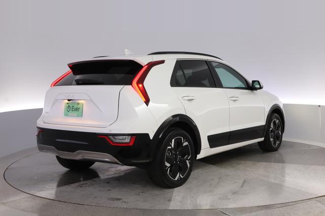 2023 Kia Niro EV — photo 2 of 24