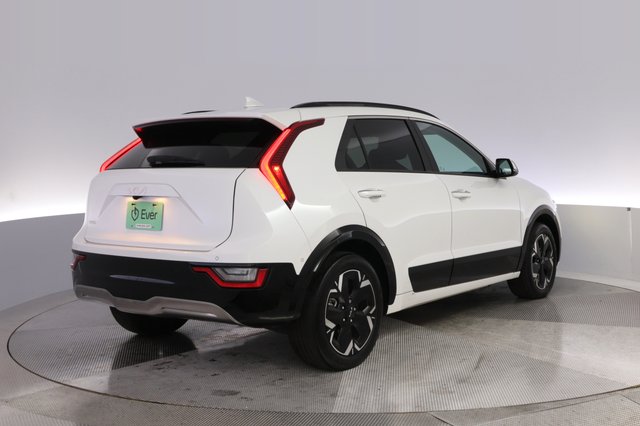 2023 Kia Niro EV — photo 2 of 24