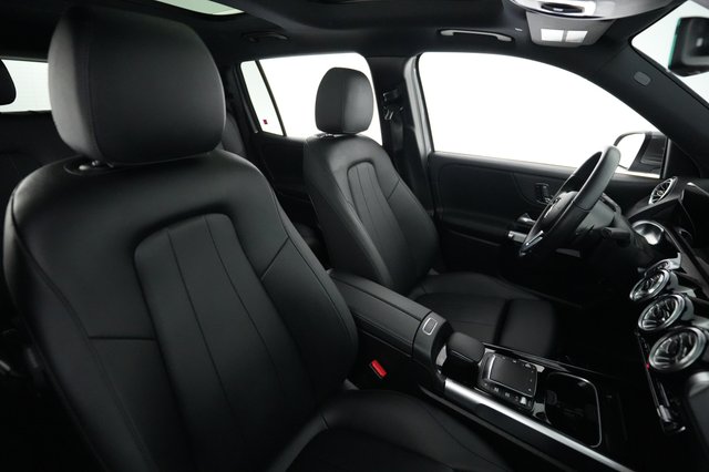 2023 Mercedes-Benz EQB — photo 18 of 26