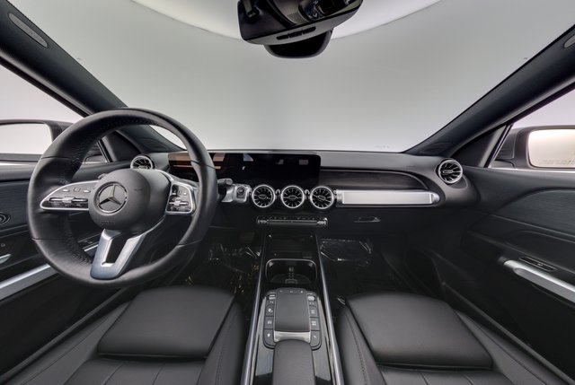 2023 Mercedes-Benz EQB — photo 21 of 26
