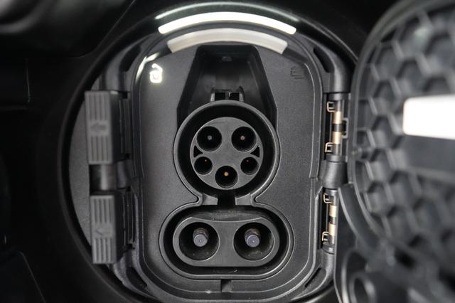 2023 Mercedes-Benz EQB — photo 8 of 26