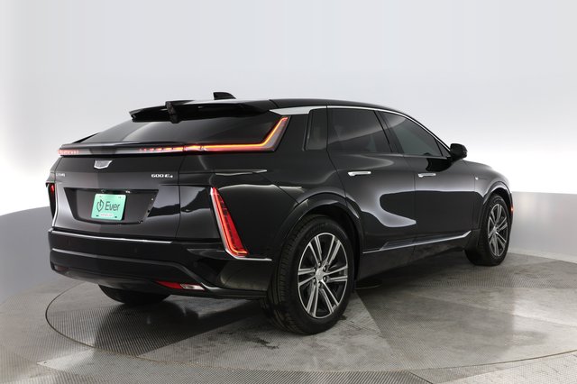 2024 Cadillac LYRIQ — photo 2 of 25