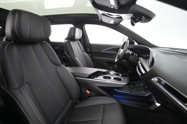2024 Cadillac LYRIQ — photo 19 of 25