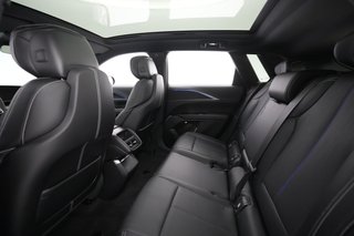 2024 Cadillac LYRIQ — photo 18 of 25