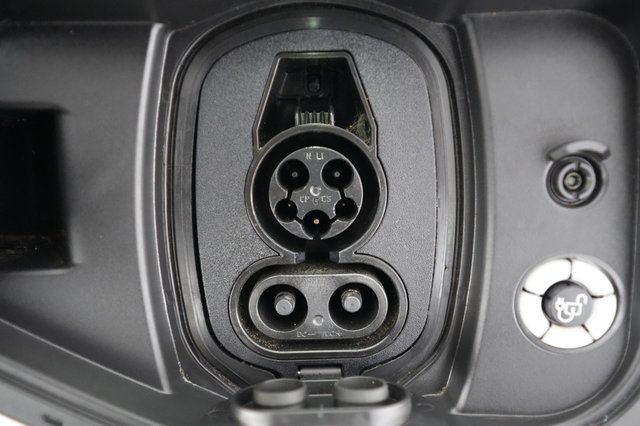 2024 Ford F-150 Lightning — photo 8 of 25