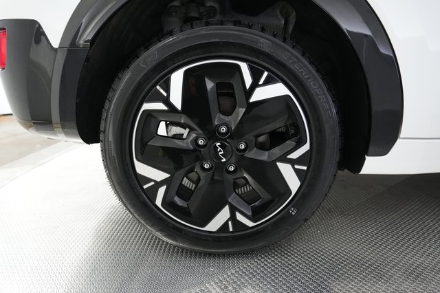 2024 Kia Niro EV — photo 17 of 25