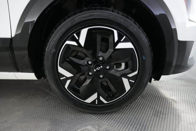 2024 Kia Niro EV — photo 16 of 25