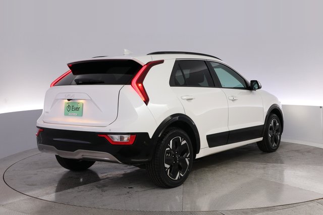 2024 Kia Niro EV — photo 2 of 25