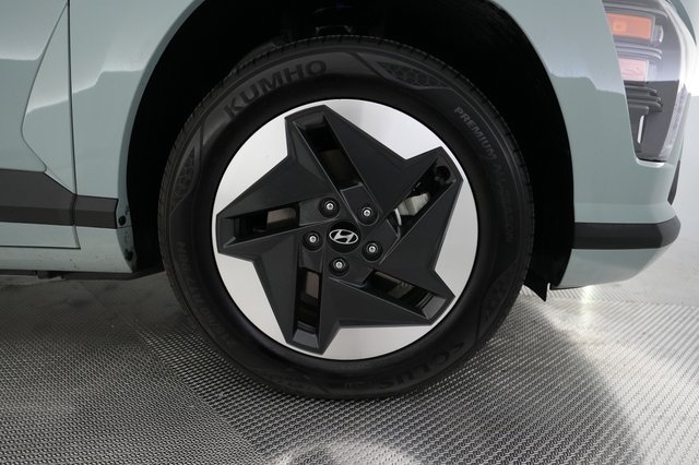 2024 Hyundai Kona Electric — photo 16 of 25