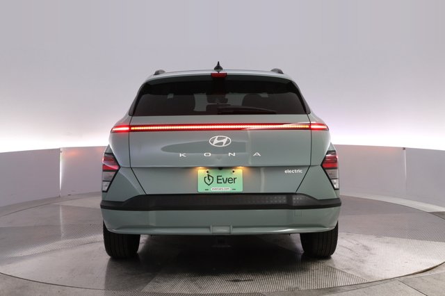 2024 Hyundai Kona Electric — photo 12 of 25