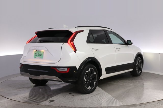 2024 Kia Niro EV — photo 2 of 24