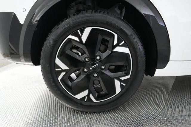 2024 Kia Niro EV — photo 17 of 24