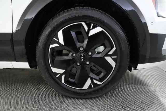 2024 Kia Niro EV — photo 16 of 24