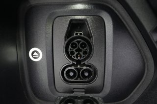 2025 Rivian R1S — photo 8 of 27
