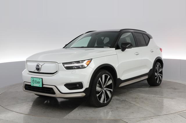 2022 Volvo XC40 Recharge — photo 5 of 33