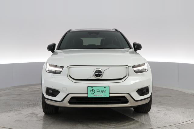 2022 Volvo XC40 Recharge — photo 6 of 33