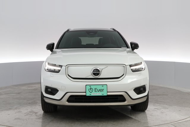 2022 Volvo XC40 Recharge — photo 6 of 33
