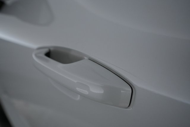 2022 Volvo XC40 Recharge — photo 27 of 33