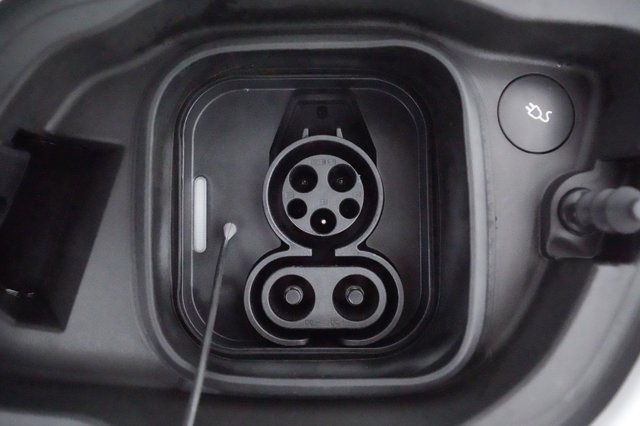 2022 Volvo XC40 Recharge — photo 25 of 33