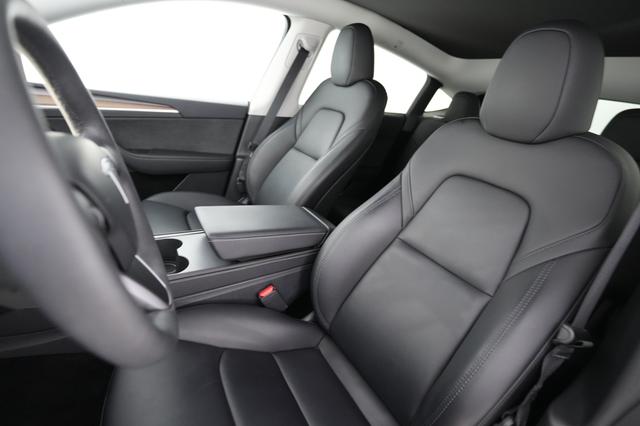 2025 Tesla Model Y — photo 3 of 24