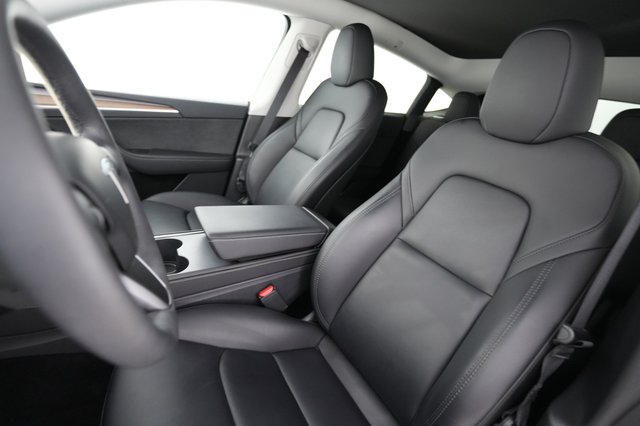 2025 Tesla Model Y — photo 3 of 24