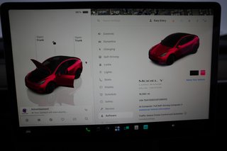 2025 Tesla Model Y — photo 5 of 24