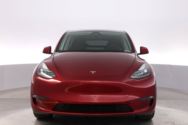 2025 Tesla Model Y — photo 9 of 24