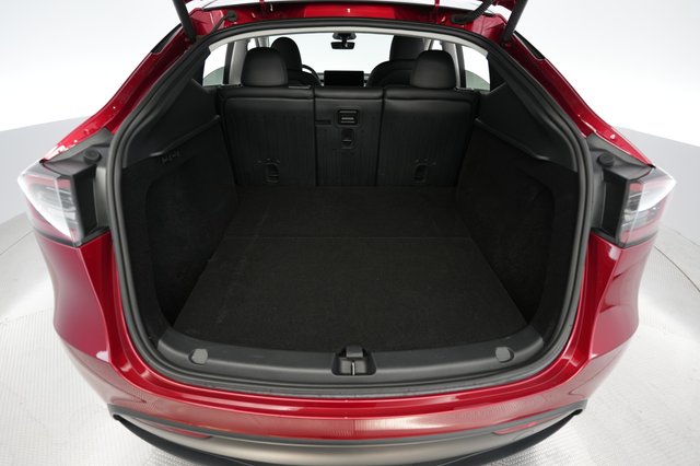 2025 Tesla Model Y — photo 6 of 24