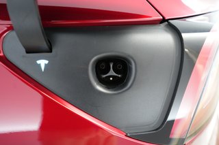 2025 Tesla Model Y — photo 8 of 24