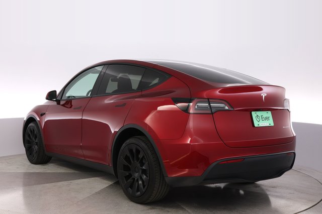 2025 Tesla Model Y — photo 13 of 24
