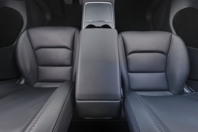 2025 Tesla Model Y — photo 22 of 24